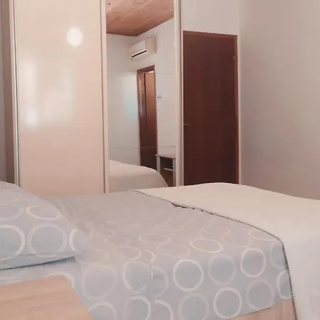 Appartement Silvija - 50 M From Sea *