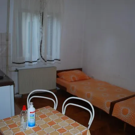 Silvija - 50 M From Sea Appartement